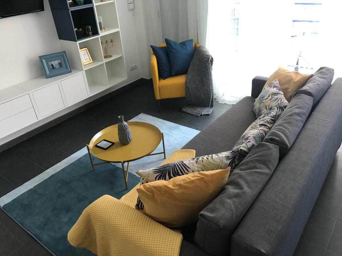 Sunny Flat In Sitges 30 Seconds To Beach, Balcony & Sea Views! Exteriör bild