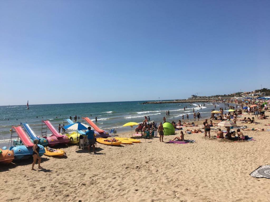 Sunny Flat In Sitges 30 Seconds To Beach, Balcony & Sea Views! Exteriör bild