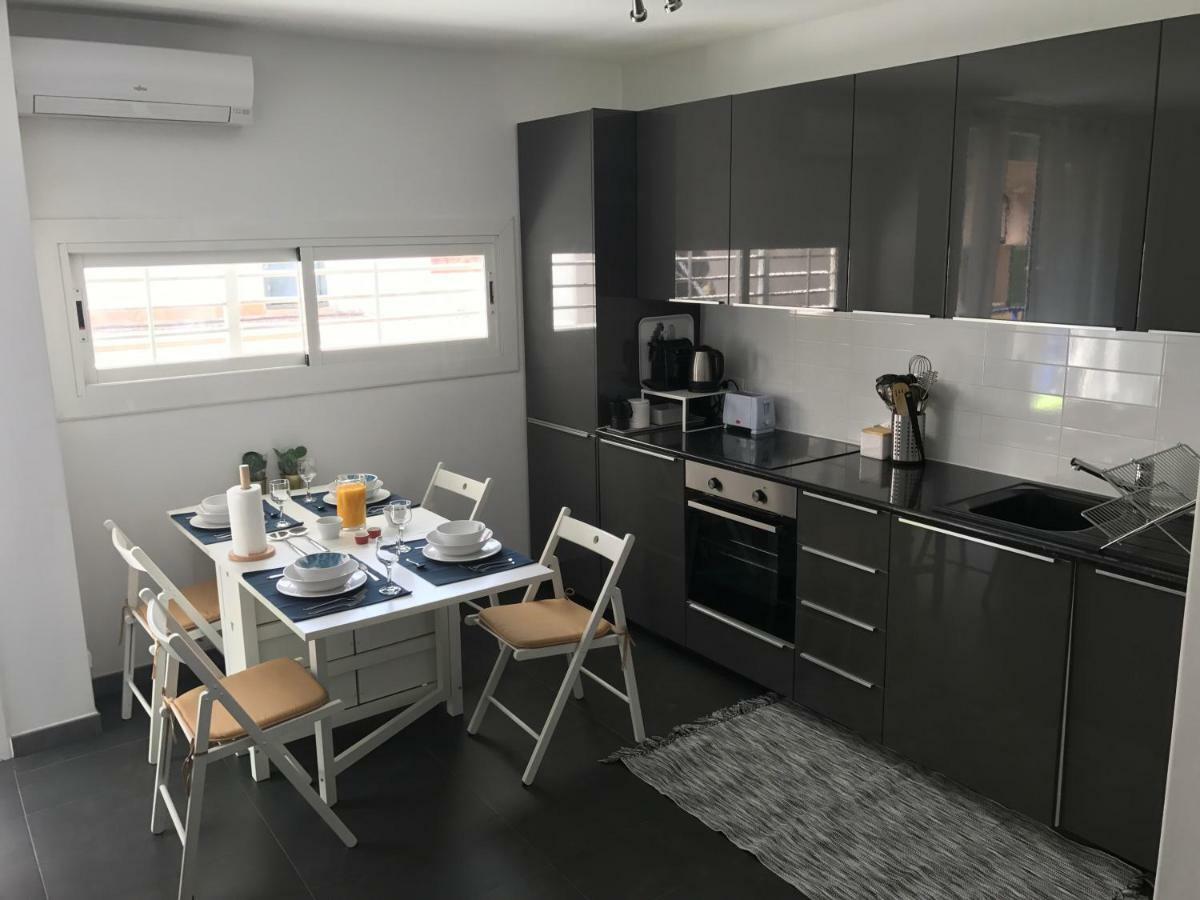 Sunny Flat In Sitges 30 Seconds To Beach, Balcony & Sea Views! Exteriör bild